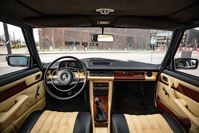 Mercedes-Benz W115 — фото 13